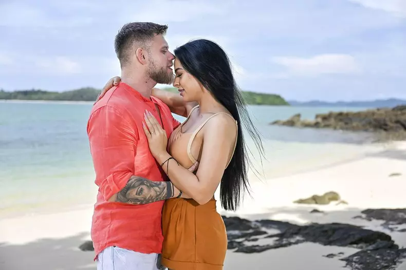 daria-cuflic-de-la-insula-iubirii-a-rabufnit-2