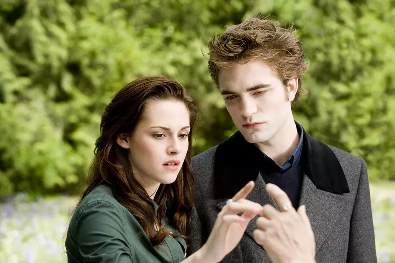 Bella_si_Edward_se_ating_02.jpg