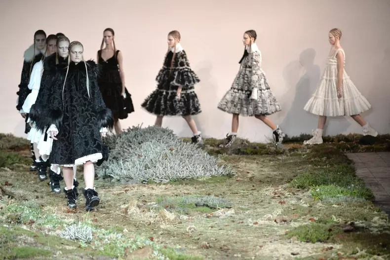 Alexander_McQueen_hepta_553810.jpg