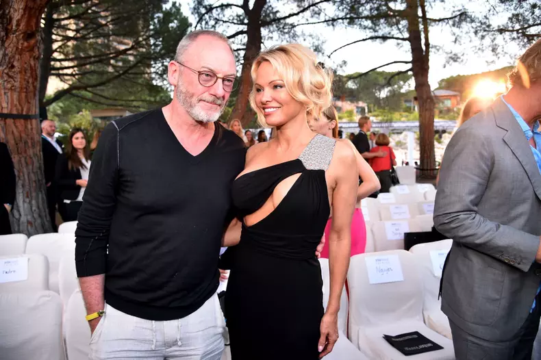 Pamela Anderson arata minunat