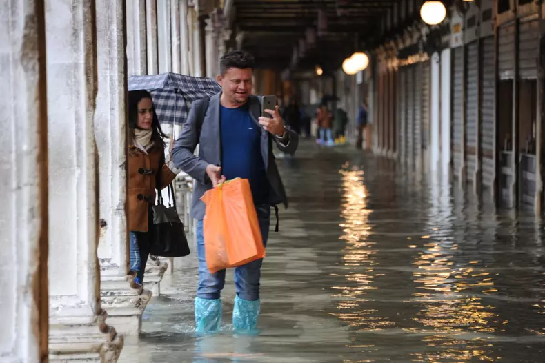 Veneţia, inundată din cauza unei maree puternice 1