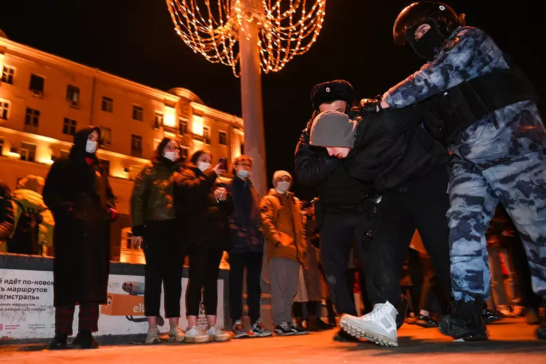fotografii-proteste-ani-razboi-rusia-2