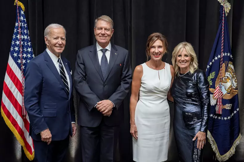 carmen si iohannis cu biden si sotia