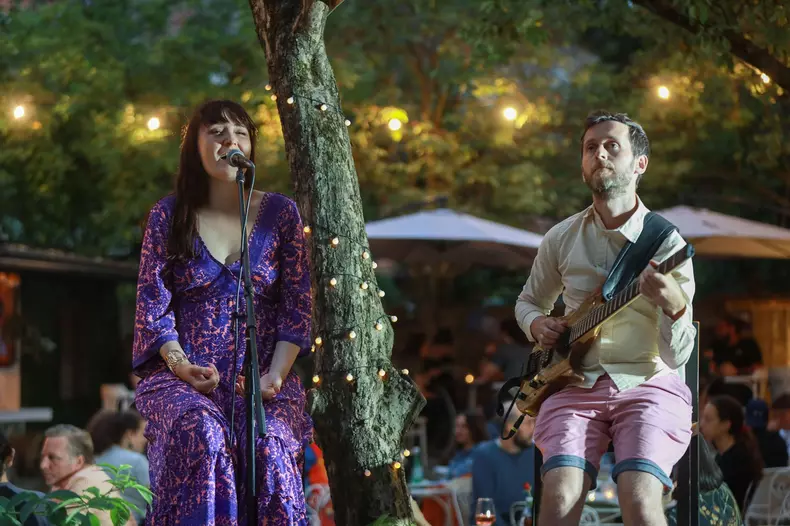 aleka-_-chris-guilfoyle-duo-juno-wine-garden-brasov-jazz-_-blues-festival-2023
