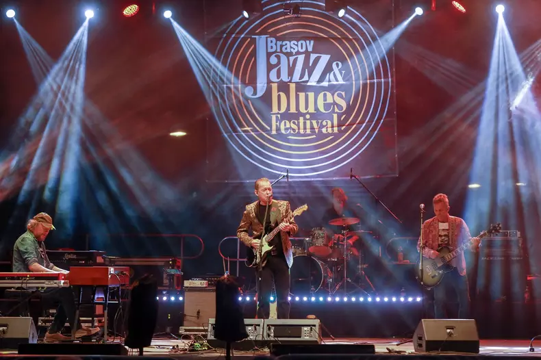 piata-sf.-ioan-tommy-castro-brasov-jazz-_-blues-festival-2023