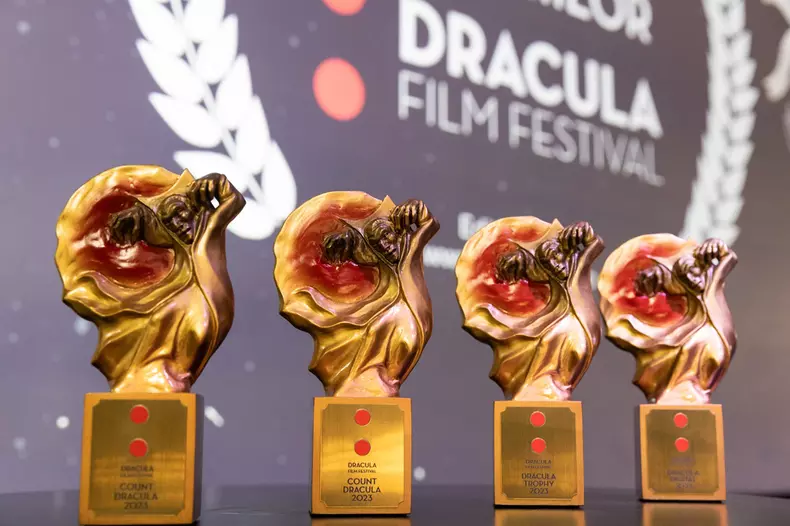 dracula-film-festival-2023_trofee