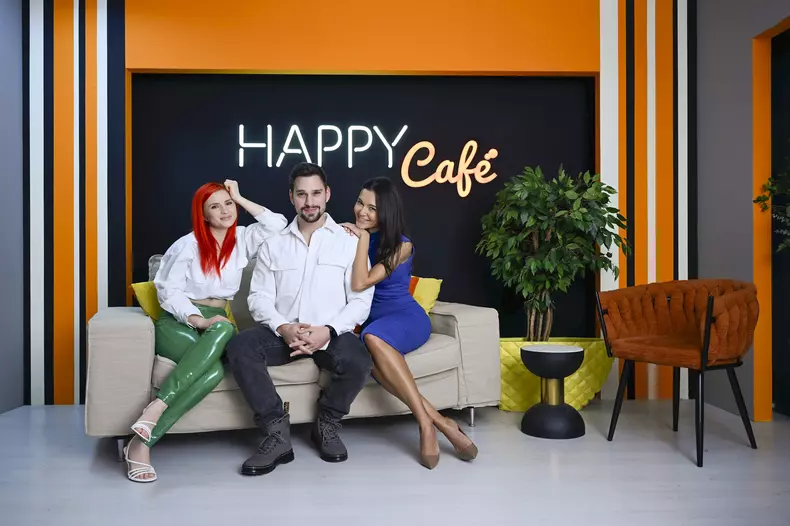 Happy Cafe Cristina Criobănașu Vlad Gherman Ruxandra Luca (1)