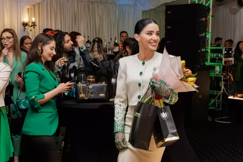 Adelina Pestrițu, desemnată Instagram Personality la Premiile Unica.ro 2024