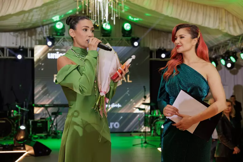 Alina Eremia a câștigat trofeul Best Personal Style la Premiile Unica.ro 2024