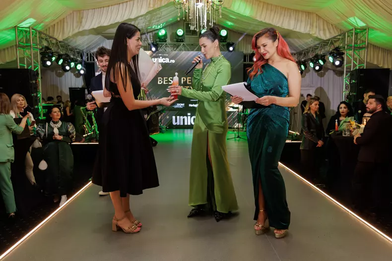 Alina Eremia a câștigat trofeul Best Personal Style la Premiile Unica.ro 2024