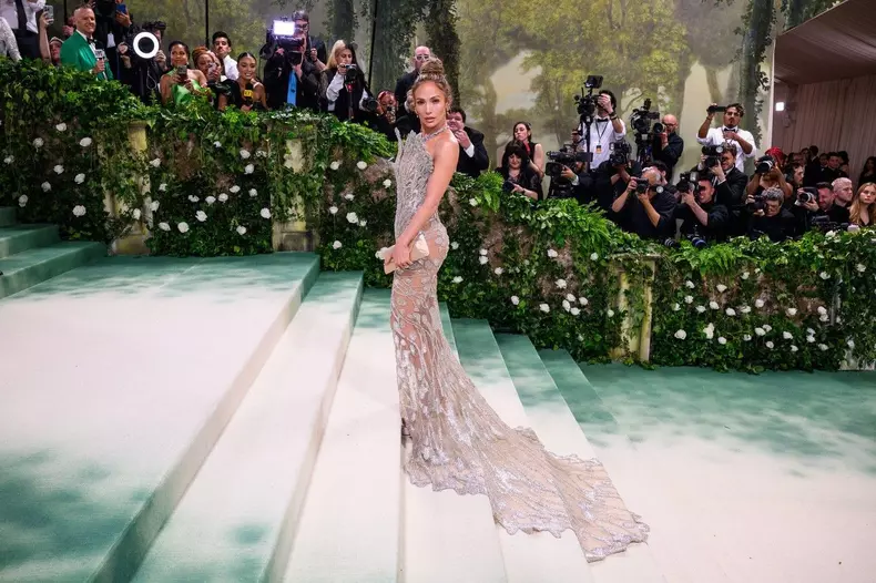 New York, USA. 6 May 2024. Jennifer Lopez attending the Metropolitan Museum of Art Costume Institute Benefit Gala 2024 in New York, USA Photo credit should read: Matt Crossick/Alamy Live News