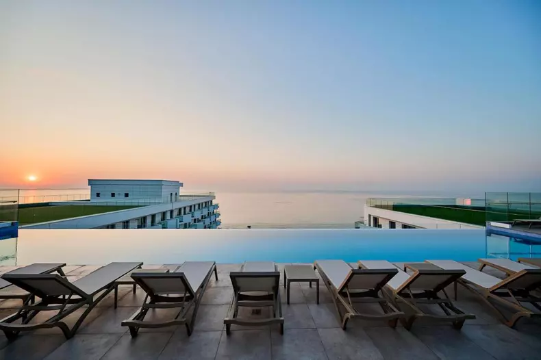 infinity-pool