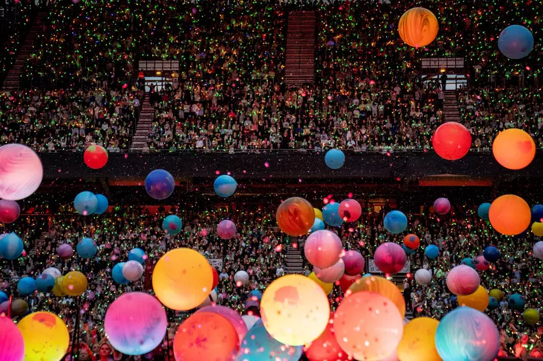 trupa-coldplay-in-concert-music-of-the-spheres-turneu-1