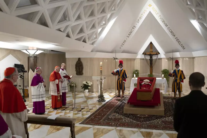Cardinal Kevin Farrell Leads Solemn Rite Confirming Pope Francis’s Death at Santa Marta Chapel