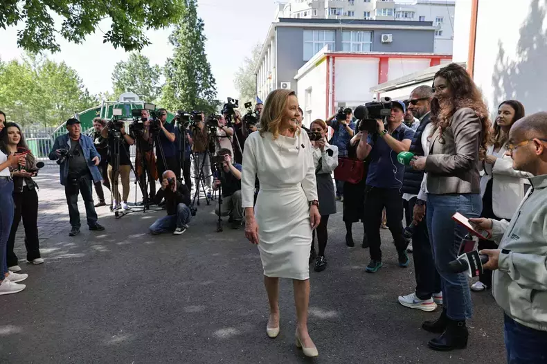 Elena Lasconi la vot primul tur alegeri prezidențiale mai 2025 (3)