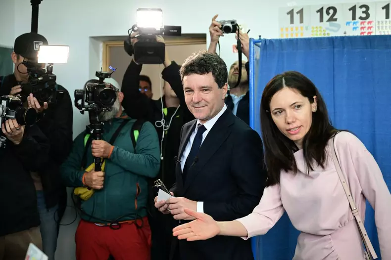 nicusor dan cu mirabela