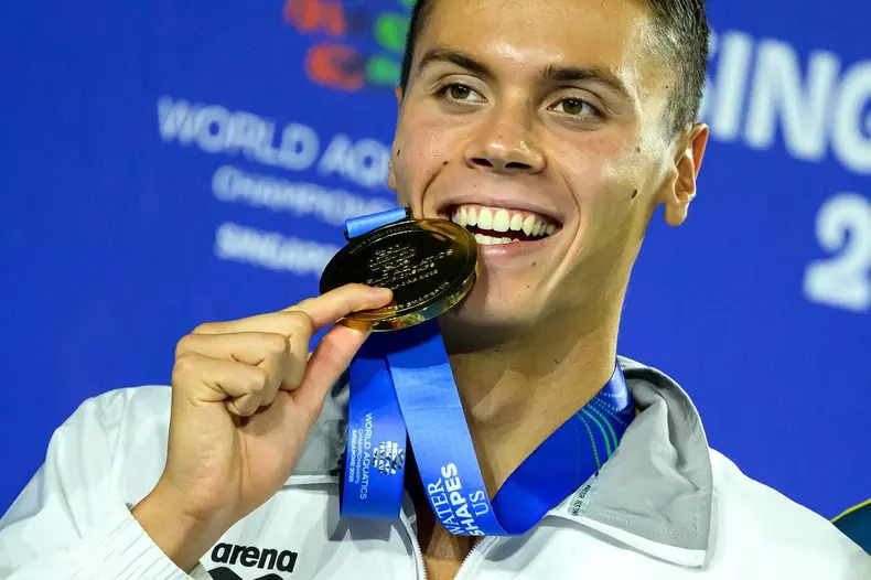 david popovici cu medalia