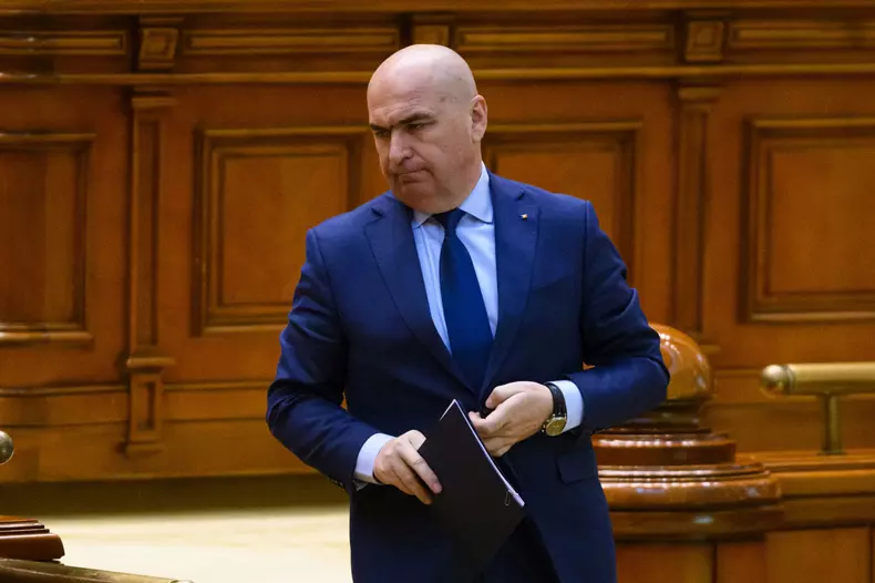 BUCURESTI - PARLAMENT - MOTIUNE DE CENZURA