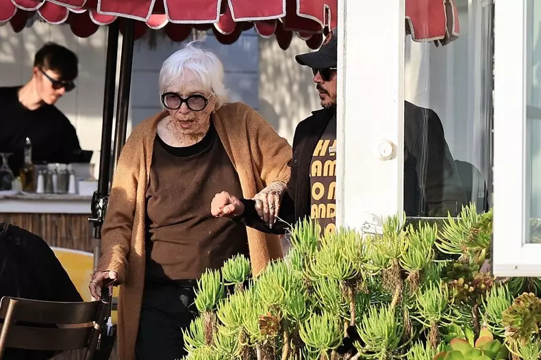 *EXCLUSIVE* Shirley MacLaine steps out for lunch in Malibu