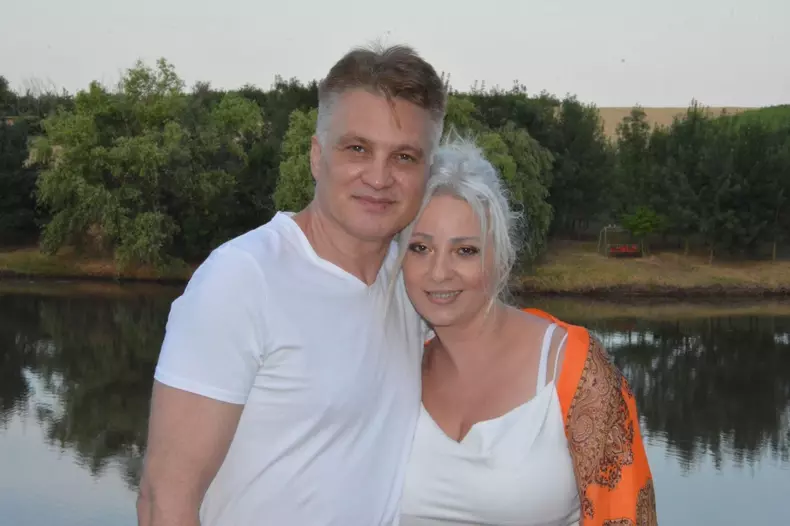 Mihai Onilă și soția lui, Laura (3)