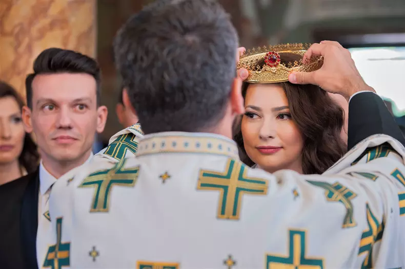 mihaela-calin-la-nunta-biserica