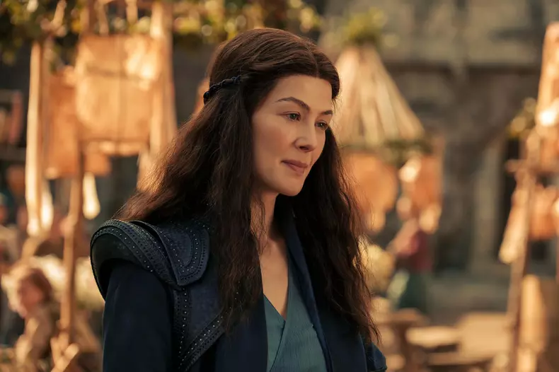 Rosamund-Pike-„Roata-Timpului-„The-Wheel-of-Time