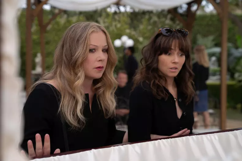 "Dead To Me" Season 3 (2022)