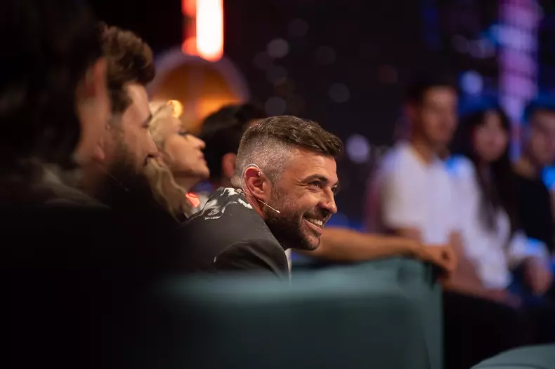 Săriți de pe fix!, imagini din prima ediție. Cine sunt invitații speciali