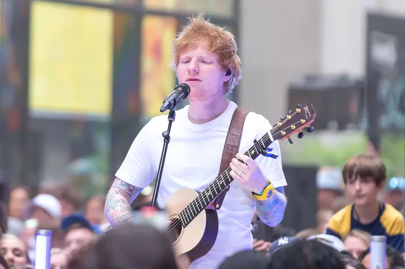 Ed Sheeran explică de ce are propriul mormânt în curtea casei sale