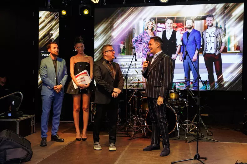 Dani Oțil, discurs acid, la gala Premiilor TVmania 2023. „Acum copiii Andreei Esca sunt vedete la Antena 1” (2)
