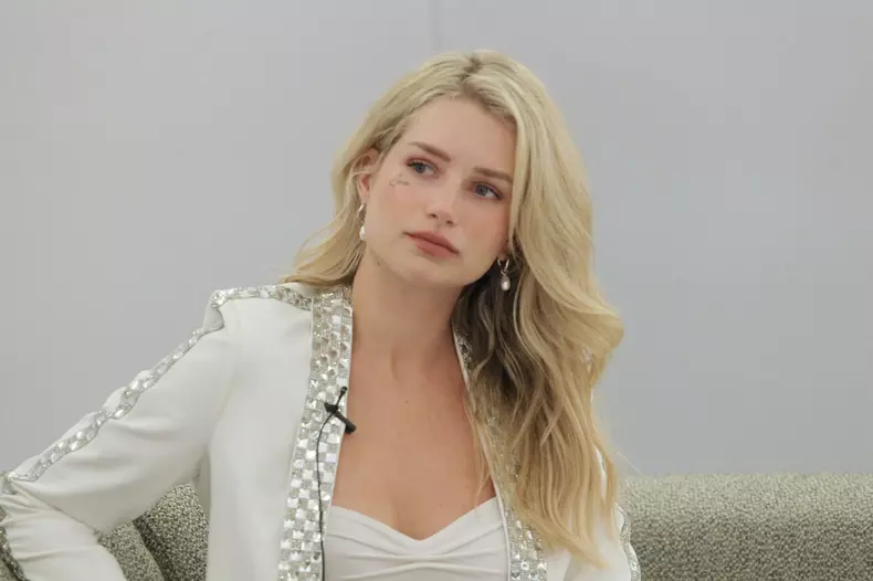 Leonardo DiCaprio, surprins cu sora lui Kate Moss 