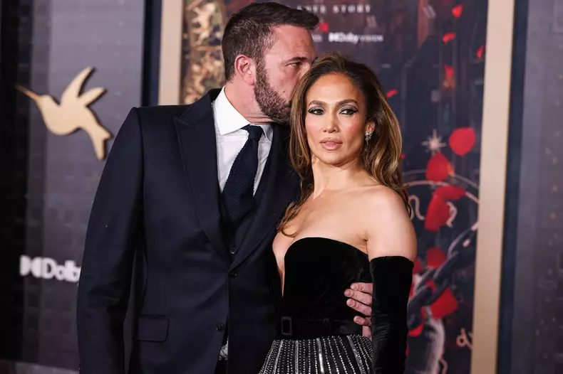 Jennifer Lopez și Ben Affleck, superbi la premiera „This Is Me...Now A Love Story” 