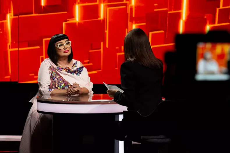 Ozana Barabancea la 40 de intrebari cu Denise Rifai_Kanal D (1)