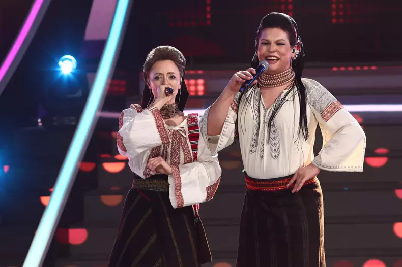 Oana și Radu - Andreea Marin și Sofia Vicoveanca (3)