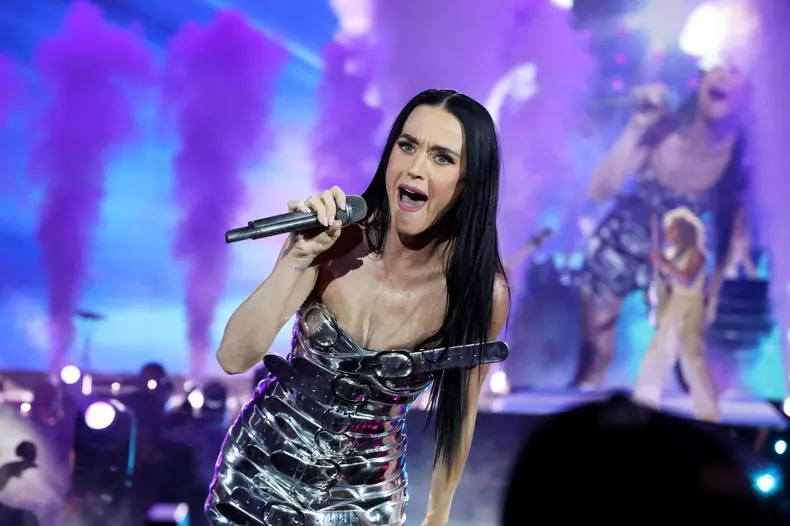 Exclusif - No Web - "Gala des pièces jaunes, le concert évenement" à La Défense Arena à Nanterre