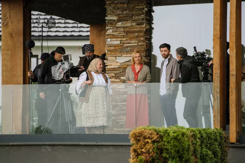 Bunica si Mircea Bravo film