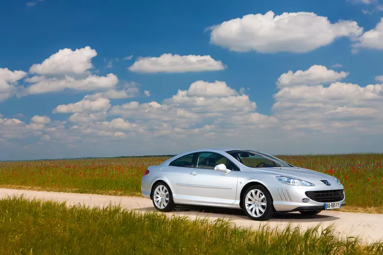 Cel mai puternic motor din istoria marcii Peugeot este disponibil pentru 407 Coupe
