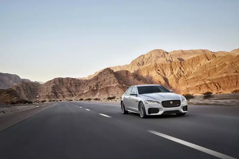 jaguar xf (3)