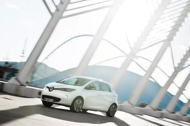 Renault_ZOE (1)