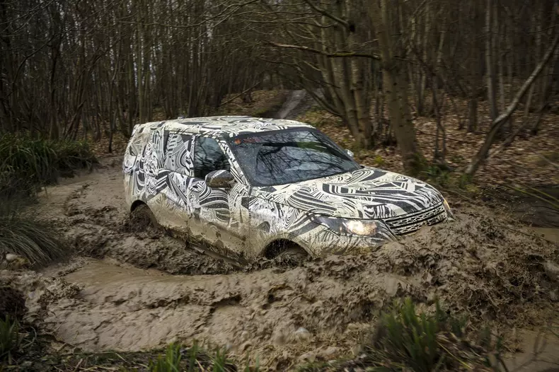 land-rover-discovery-teaser-17