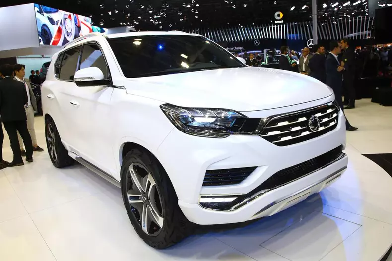 ssangyong-liv-2-concept-paris-2016-13