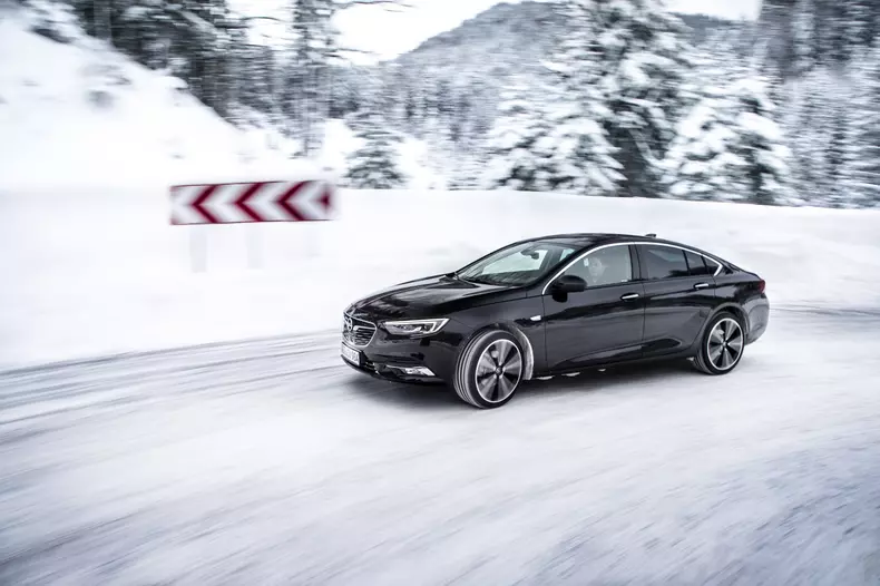 Opel-Insignia-Grand-Sport-4×4-304912