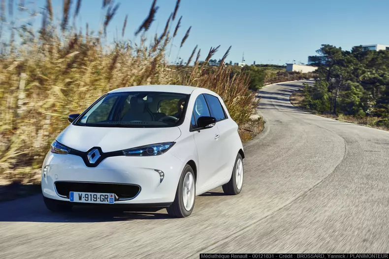 RENAULT ZOE (B10) Z.E. 40 DRIVE TESTS IN PORTUGAL