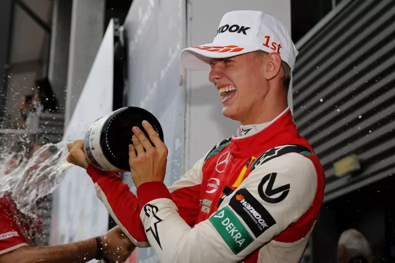 Mick Schumacher victorie foto FIA