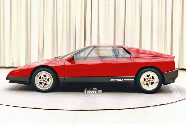 gallery_Maya profile 02