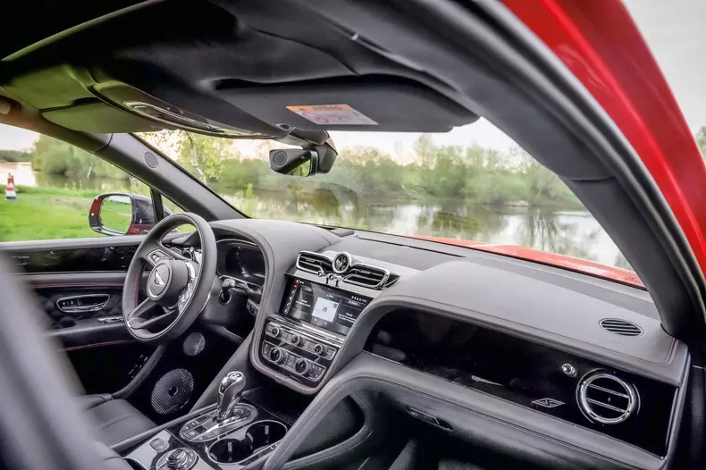 202204Bentley_Bentayga_Dachzelt0753