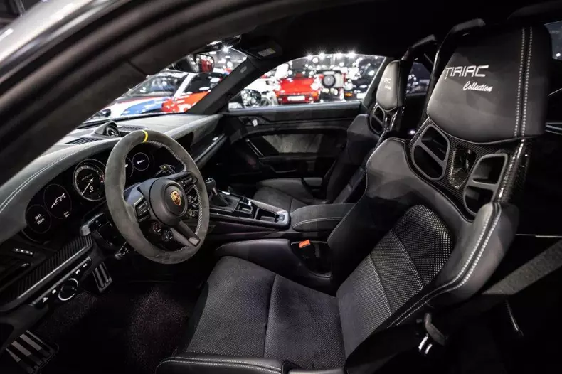 Tiriac Collection_ Porsche 911 GT3 R rennsport și 911 GT3 RS_12