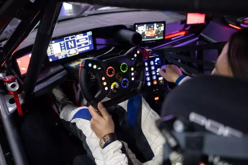 Tiriac Collection_ Porsche 911 GT3 R rennsport și 911 GT3 RS_9