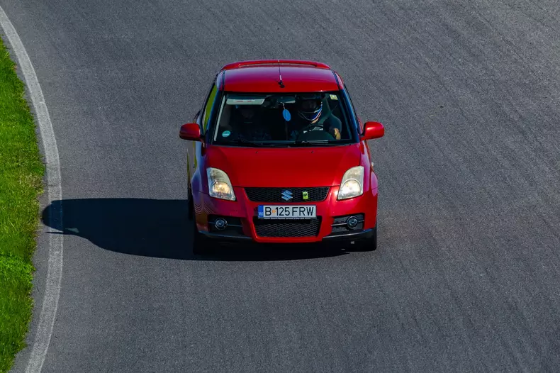 Suzuki Swift Sport Continental 2