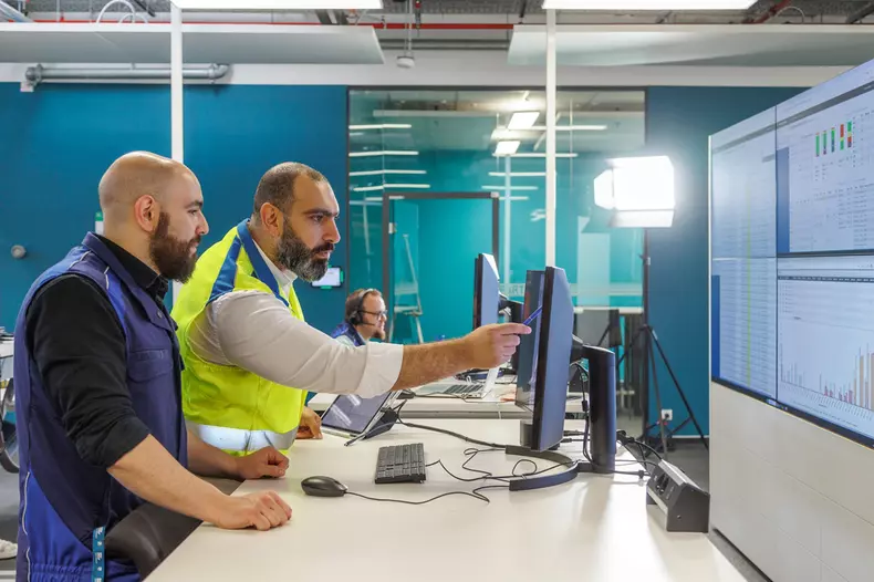 P90617964_highRes_bmw-group-plant-debr